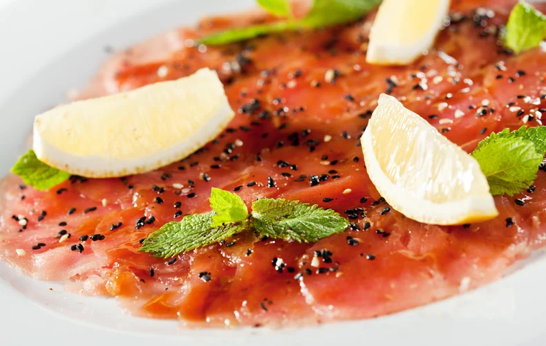 Carpaccio di pesce e olio